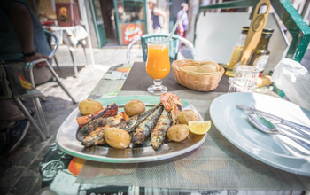 Lisbon Culinary Experience: Coastal Cuisine & Portuguese Wine Pairings
